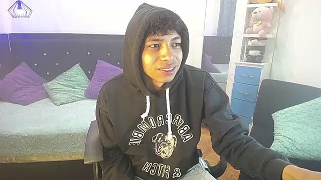 Snapshot of twinkmilk_ chatting on March 2025 02:12:02 PM twinkmilk online show from March 2025 02:12:02 PM