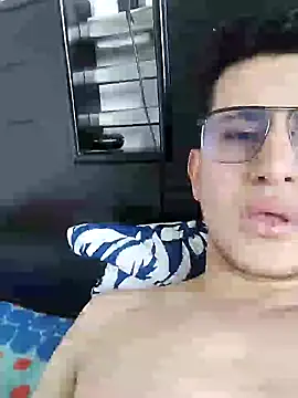 jonatanl31 online show from January 2025 04:18:02 PM