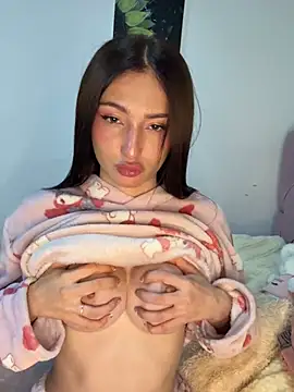 Maddy Jones online show from February 2025 10:00:01 PM