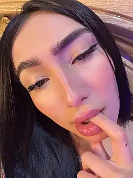 Maddy Jones online show from May 2026 01:01:02 AM