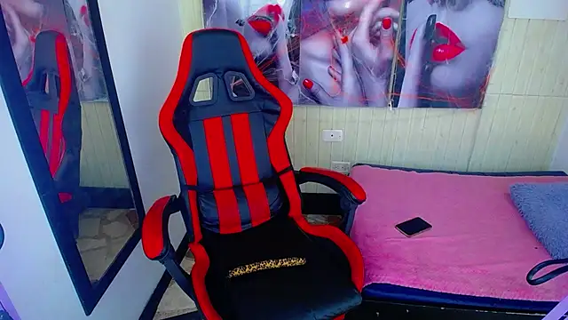 Anniee x online show from October 2025 01:03:02 PM