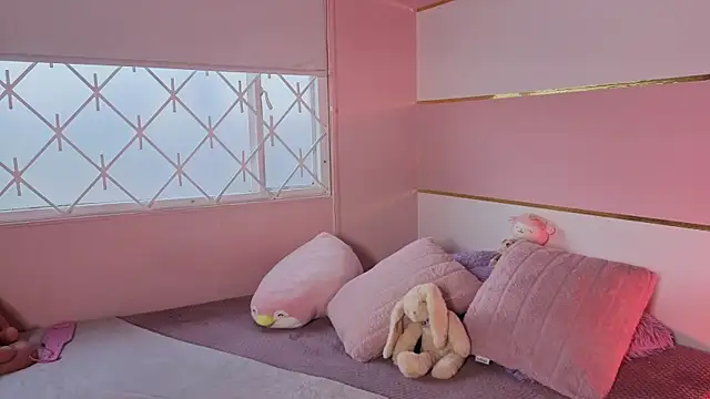 Charlotte  Miller online show from November 2025 11:53:01 AM