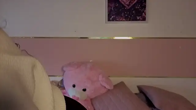 Charlotte  Miller online show from November 2025 12:05:02 PM