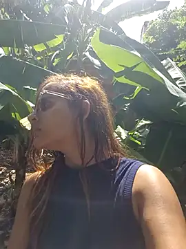 AliceRuivinha2 online show from November 2025 11:42:01 AM