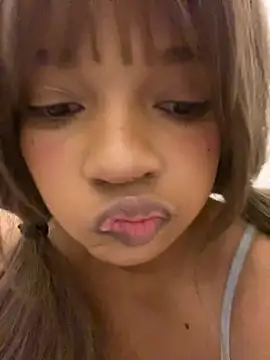 AwkwardJasminee online show from November 2025 02:29:02 PM