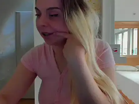 Snapshot of HappyIva chatting on January 2025 11:02:02 PM HappyIva online show from January 2025 11:02:02 PM