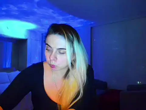 Snapshot of HappyIva chatting on February 2025 12:22:02 PM HappyIva online show from February 2025 12:22:02 PM