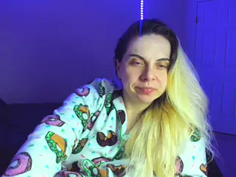 Snapshot of HappyIva chatting on February 2025 08:19:02 AM HappyIva online show from February 2025 08:19:02 AM