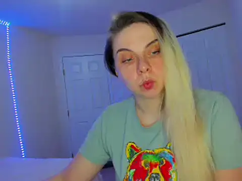 Snapshot of HappyIva chatting on February 2025 12:36:02 AM HappyIva online show from February 2025 12:36:02 AM