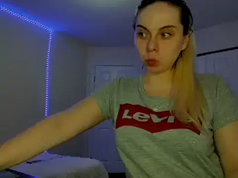 Snapshot of HappyIva chatting on February 2025 09:54:01 AM HappyIva online show from February 2025 09:54:01 AM