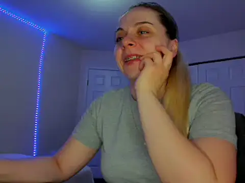 Snapshot of HappyIva chatting on March 2025 06:47:01 AM HappyIva online show from March 2025 06:47:01 AM