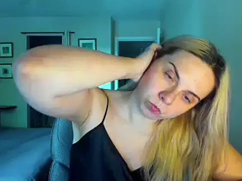 Snapshot of HappyIva chatting on September 2025 12:34:01 AM HappyIva online show from September 2025 12:34:01 AM