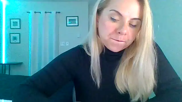 Snapshot of HappyIva chatting on October 2025 04:29:01 PM HappyIva online show from October 2025 04:29:01 PM
