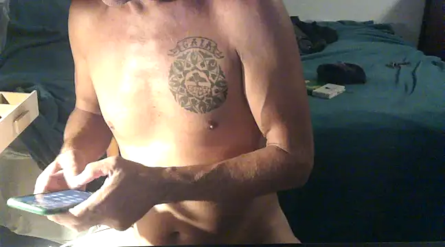 Snapshot of GoloZeusMax chatting on February 2025 10:52:02 PM GoloZeusMax online show from February 2025 10:52:02 PM