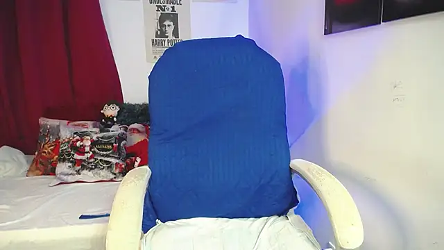 downsonMia online show from December 2025 11:29:01 AM