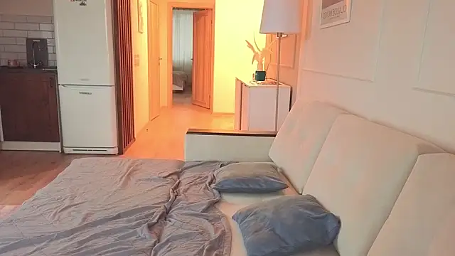 KristineEsme online show from November 2025 05:07:01 AM