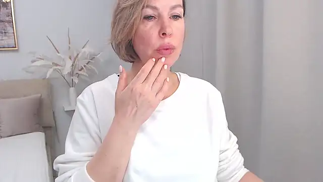 Snapshot of AnnyUBright chatting on January 2025 01:13:01 PM AnnyUBright online show from January 2025 01:13:01 PM