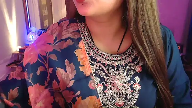 Snapshot of Mitikaa chatting on May 2026 01:40:01 PM Mitikaa online show from May 2026 01:40:01 PM