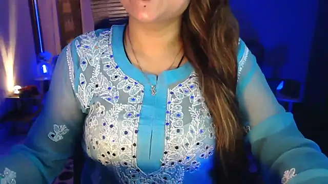 Snapshot of Mitikaa chatting on May 2026 02:01:02 PM Mitikaa online show from May 2026 02:01:02 PM