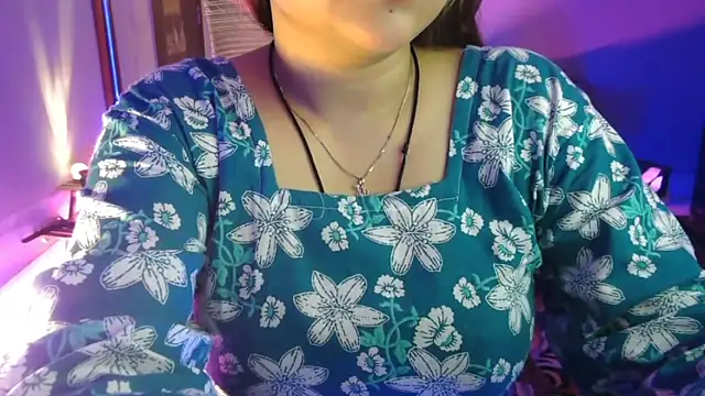 Snapshot of Mitikaa chatting on June 2026 03:56:02 AM Mitikaa online show from June 2026 03:56:02 AM