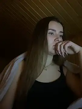 Snapshot of mewKate chatting on February 2025 04:02:01 PM mewKate online show from February 2025 04:02:01 PM