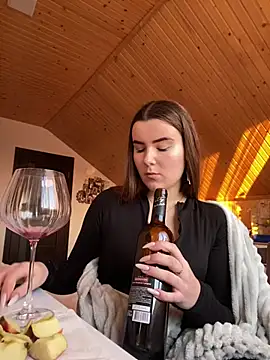 Snapshot of mewKate chatting on February 2025 03:27:01 PM mewKate online show from February 2025 03:27:01 PM