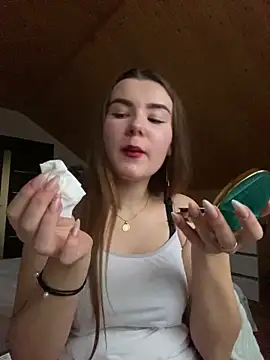 Snapshot of mewKate chatting on March 2025 03:37:02 PM mewKate online show from March 2025 03:37:02 PM