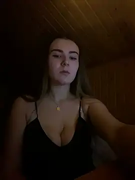 Snapshot of mewKate chatting on March 2025 05:31:01 PM mewKate online show from March 2025 05:31:01 PM