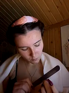 Snapshot of mewKate chatting on October 2025 03:54:01 PM mewKate online show from October 2025 03:54:01 PM