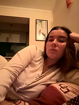 Snapshot of mewKate chatting on October 2025 09:46:02 PM mewKate online show from October 2025 09:46:02 PM