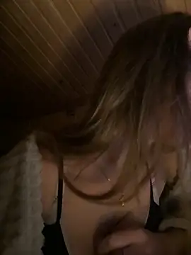 Snapshot of mewKate chatting on November 2025 06:51:02 PM mewKate online show from November 2025 06:51:02 PM