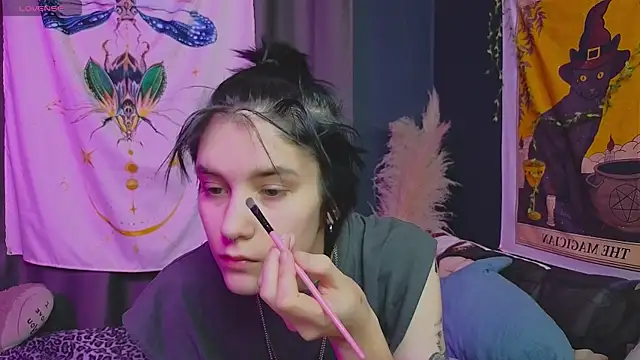 Snapshot of Hyeon_Jin chatting on January 2025 03:54:01 PM Hyeon Jin online show from January 2025 03:54:01 PM