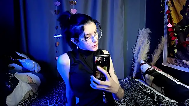 Snapshot of Hyeon_Jin chatting on February 2025 12:30:02 AM Hyeon Jin online show from February 2025 12:30:02 AM