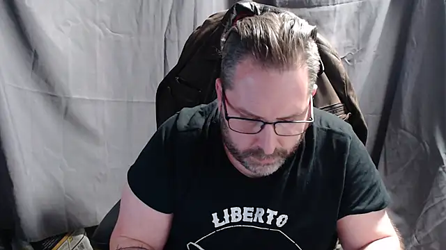 Snapshot of Streamlove77 chatting on January 2025 05:29:02 PM Streamlove77 online show from January 2025 05:29:02 PM