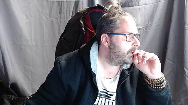 Snapshot of Streamlove77 chatting on January 2025 03:21:01 PM Streamlove77 online show from January 2025 03:21:01 PM