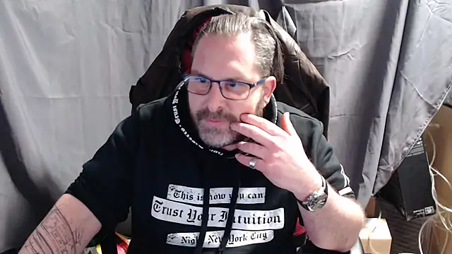 Snapshot of Streamlove77 chatting on January 2025 05:42:01 PM Streamlove77 online show from January 2025 05:42:01 PM