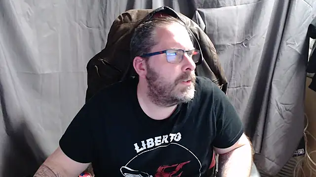 Snapshot of Streamlove77 chatting on January 2025 03:39:02 PM Streamlove77 online show from January 2025 03:39:02 PM