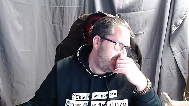 Snapshot of Streamlove77 chatting on February 2025 04:10:01 PM Streamlove77 online show from February 2025 04:10:01 PM