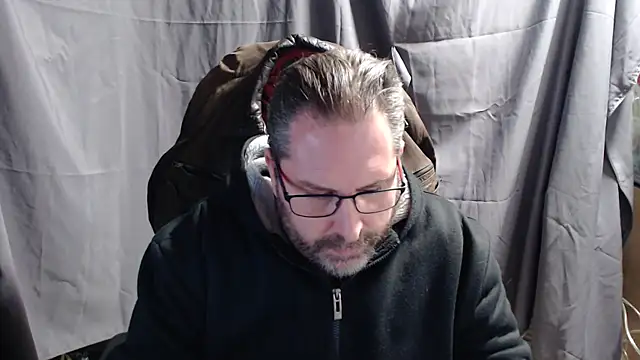 Snapshot of Streamlove77 chatting on February 2025 03:52:02 PM Streamlove77 online show from February 2025 03:52:02 PM