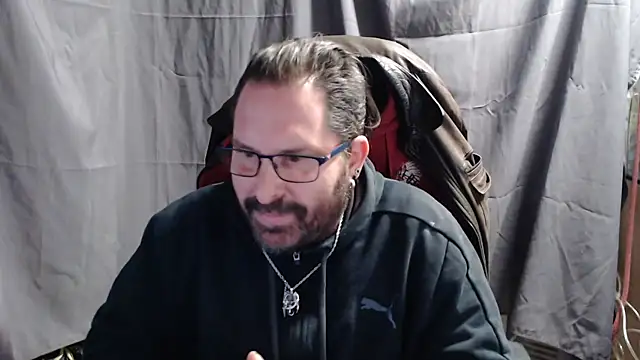 Snapshot of Streamlove77 chatting on February 2025 05:07:02 PM Streamlove77 online show from February 2025 05:07:02 PM
