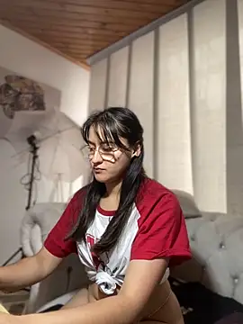 Camila pinkk online show from February 2025 01:30:01 PM