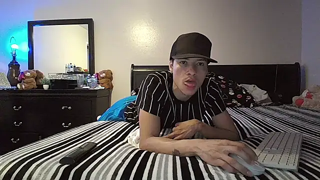 azzel19 online show from February 2025 05:12:02 AM