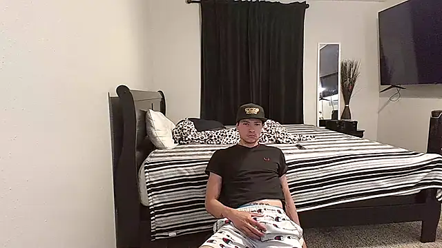 azzel19 online show from March 2025 01:04:01 AM