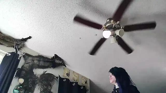 Snapshot of trashbrat chatting on September 2025 10:20:01 PM trashbrat online show from September 2025 10:20:01 PM