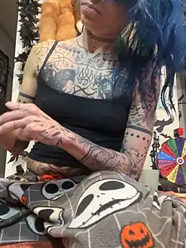 Snapshot of trashbrat chatting on November 2025 06:35:02 AM trashbrat online show from November 2025 06:35:02 AM