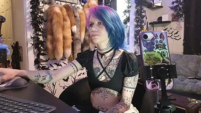 Snapshot of trashbrat chatting on February 2026 08:40:02 AM trashbrat online show from February 2026 08:40:02 AM