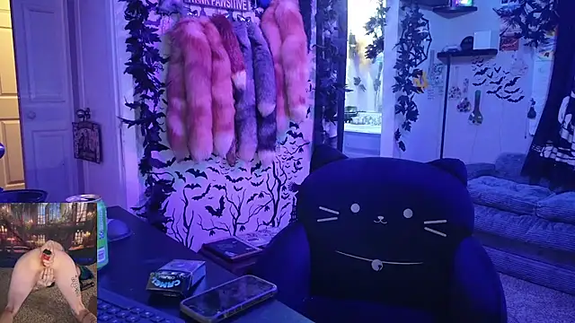 Snapshot of trashbrat chatting on February 2026 01:33:01 AM trashbrat online show from February 2026 01:33:01 AM