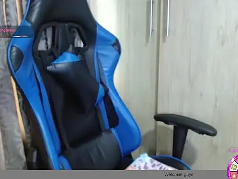 Danielagomez33 online show from April 2026 12:54:02 PM