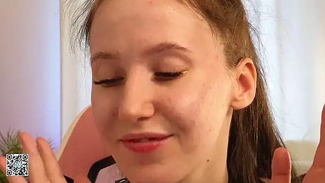 mon lola online show from February 2025 12:10:02 PM