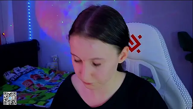 mon lola online show from March 2025 09:05:02 PM